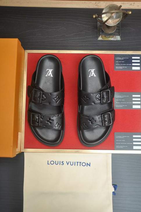 Picture of Louis Vuitton Slippers _SKULVsz38-45hnh0735908